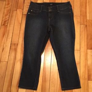 Torrid capris size 12